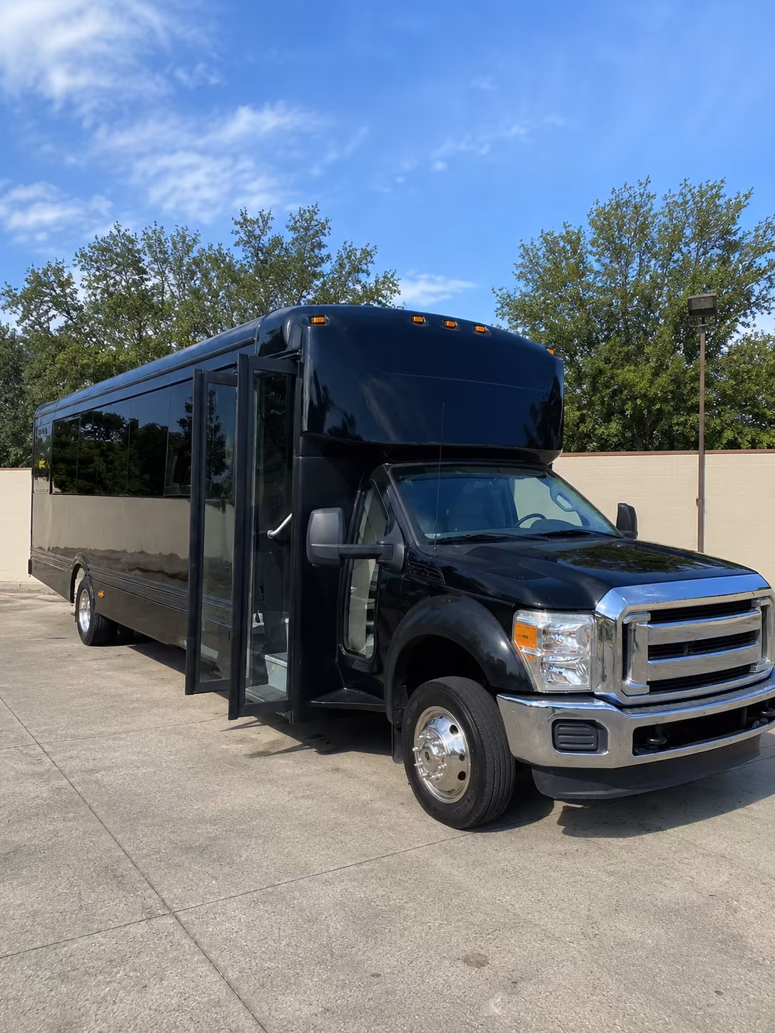 pearland 20 passenger party bus
