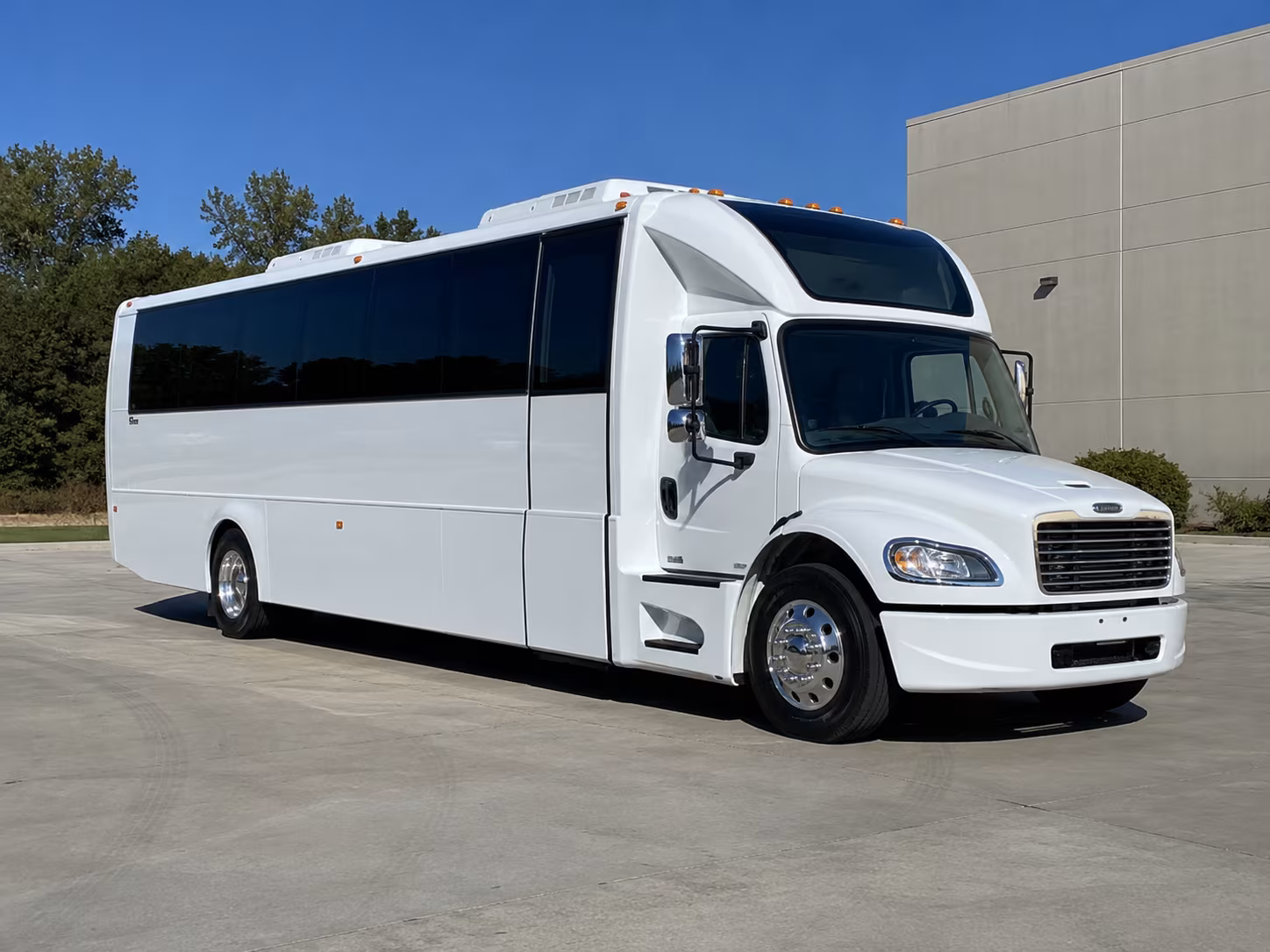 pearland 28 passenger party bus