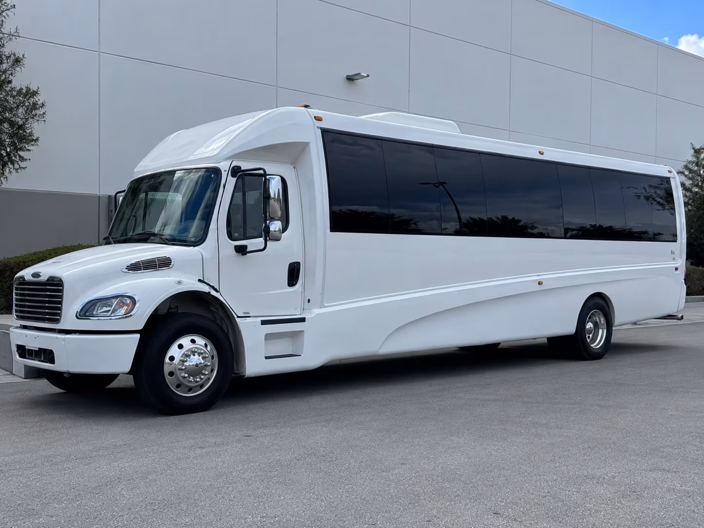 pearland holiday party bus rental